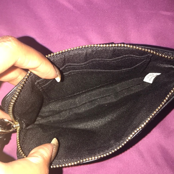 Coach - Picture 3 of 3